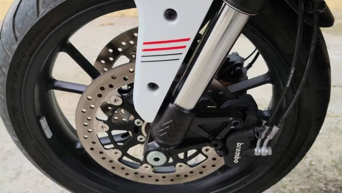 Moto Morini SEIEMMEZZO STR (2022 - 26)  (5)