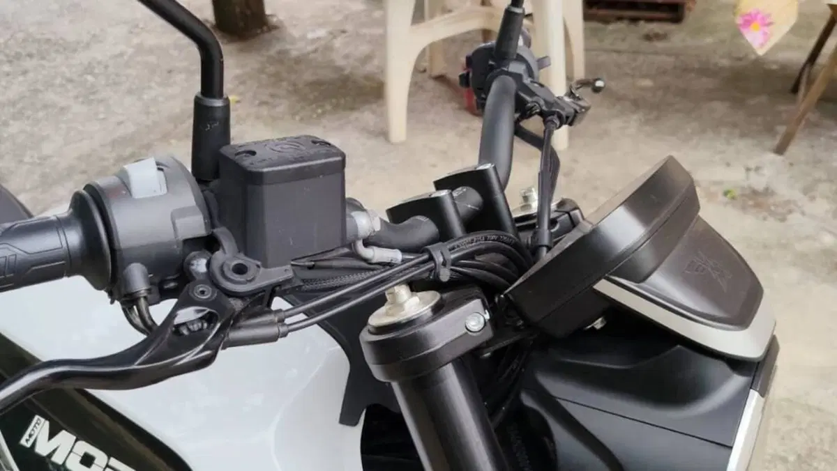 Moto Morini SEIEMMEZZO STR (2022 - 26)  (6)