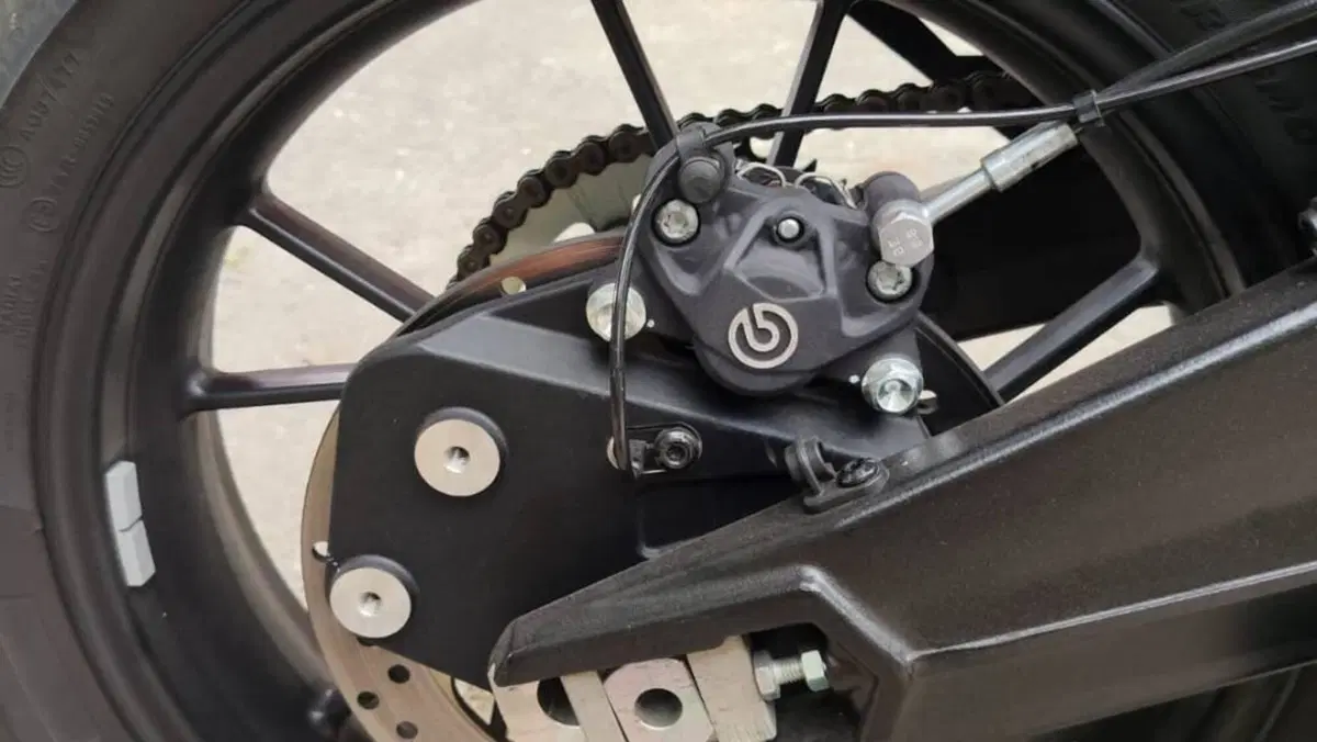 Moto Morini SEIEMMEZZO STR (2022 - 26)  (7)