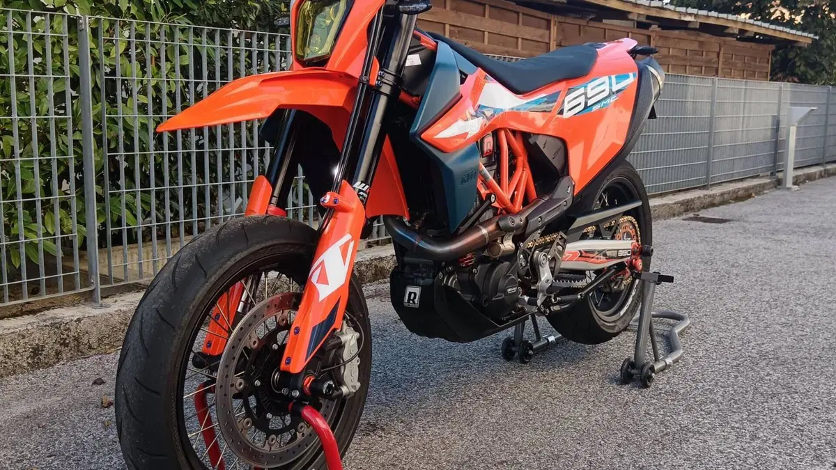 KTM 690 SMC R (2023 - 25)  (2)
