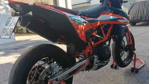KTM 690 SMC R (2023 - 25)  (4)