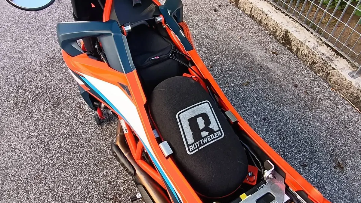 KTM 690 SMC R (2023 - 25)  (12)