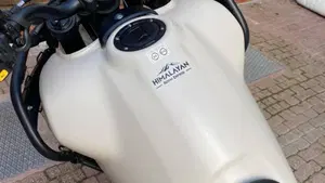 Royal Enfield Himalayan 450 (2024 - 26)  (4)