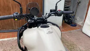 Royal Enfield Himalayan 450 (2024 - 26)  (8)