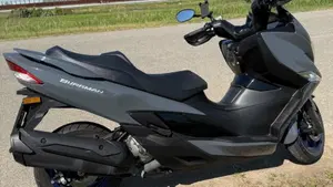 Suzuki Burgman 400 (2022 - 24)  (6)