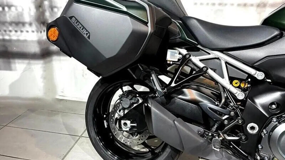 Suzuki GSX-S1000 (2021 - 25)  (2)