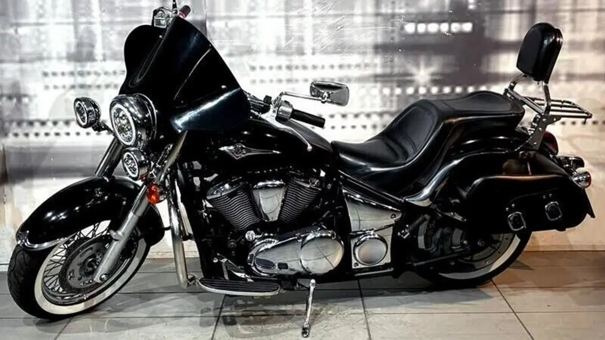 Kawasaki Vulcan VN 900 Classic (2006 - 10)  (2)