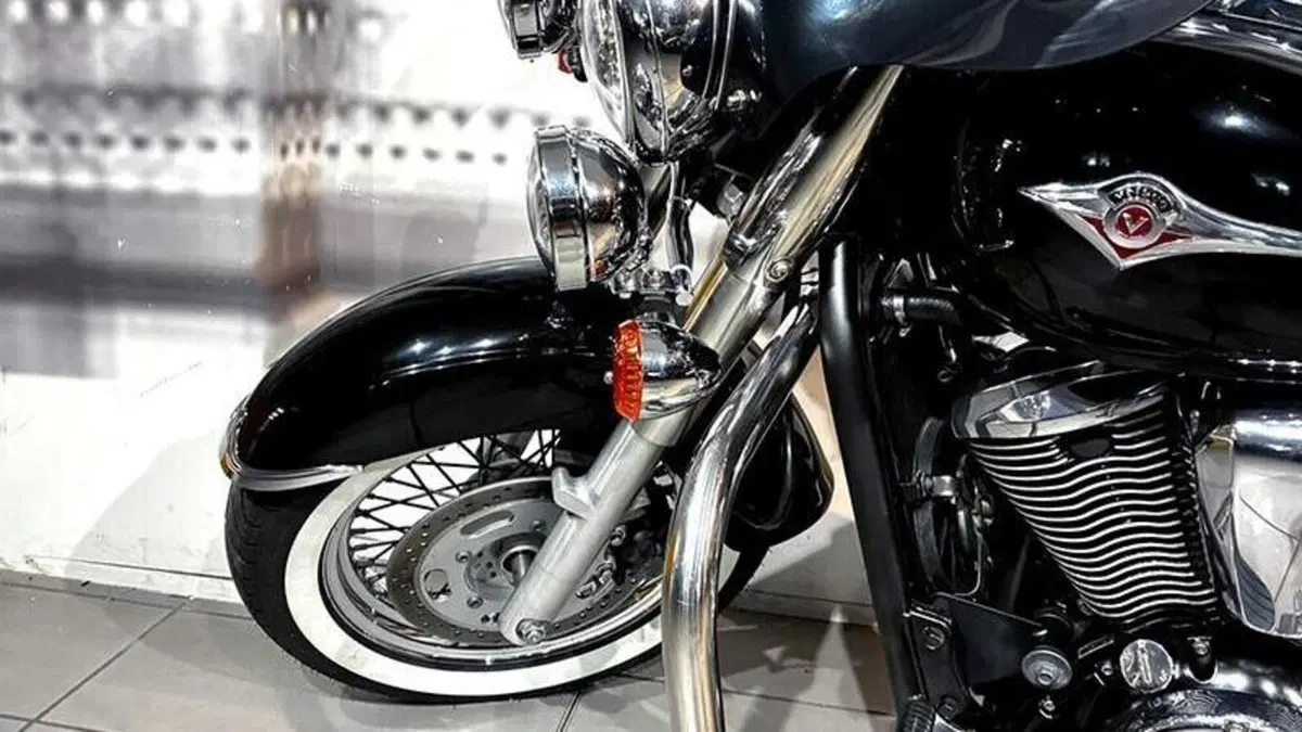 Kawasaki Vulcan VN 900 Classic (2006 - 10)  (7)