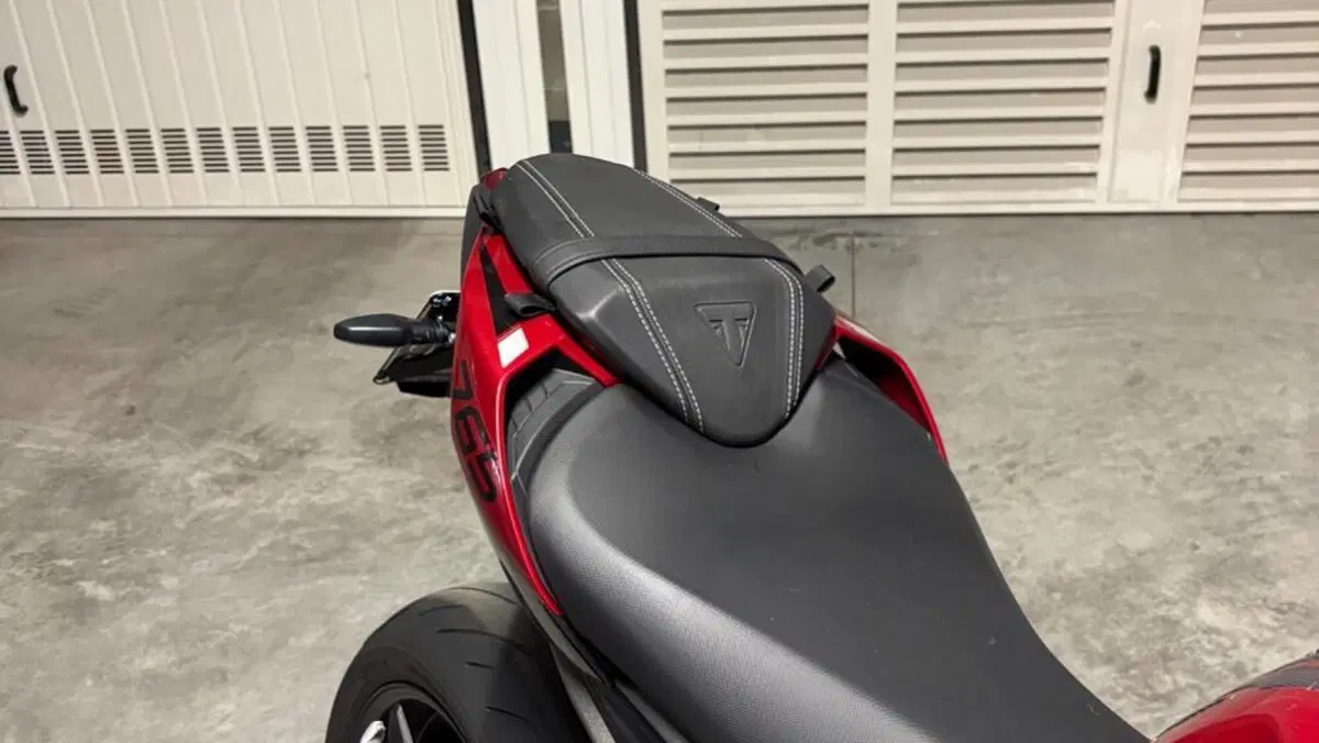 Triumph Street Triple 765 RS (2023 - 26)  (6)