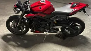 Triumph Street Triple 765 RS (2023 - 26)  (7)