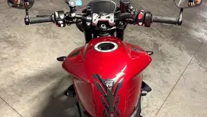 Triumph Street Triple 765 RS (2023 - 26)  (9)