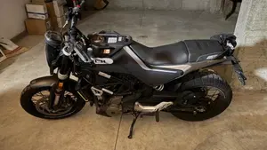 Husqvarna Svartpilen 401 (2021 - 23) 