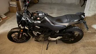 Husqvarna Svartpilen 401 (2021 - 23)