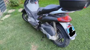 Piaggio Beverly 200 (2002 - 03)  (2)
