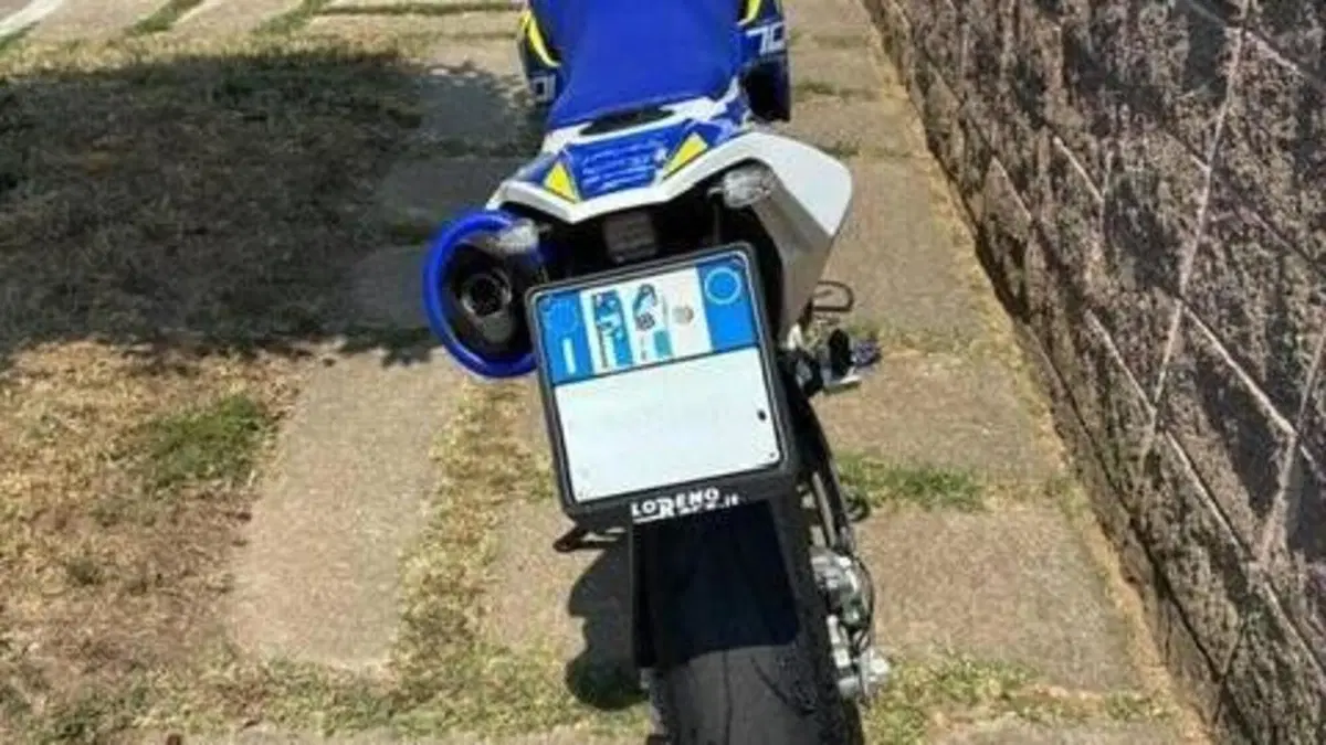 Husqvarna 701 Supermoto (2016)  (5)