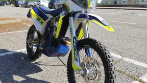 Husqvarna 701 Enduro (2023 - 25)  (4)