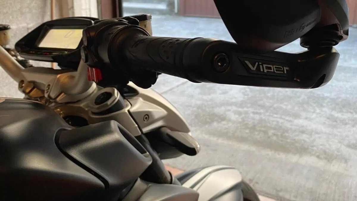 MV Agusta Brutale 800 EAS ABS (2016 - 19)  (2)