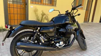 Moto Guzzi V7 III Stone (2017 - 20) usata