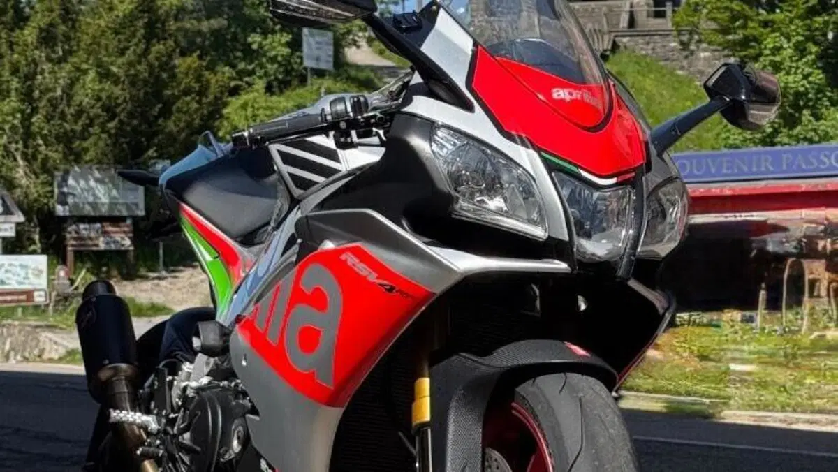Aprilia RSV4 RF (2017 - 19)  (3)