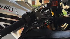 Aprilia RSV4 RF (2017 - 19)  (4)