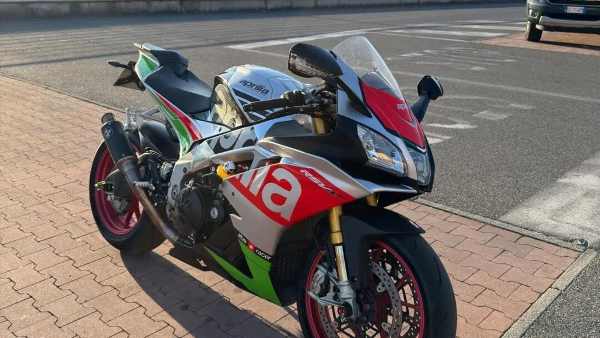 Aprilia RSV4 RF (2017 - 19)  (5)