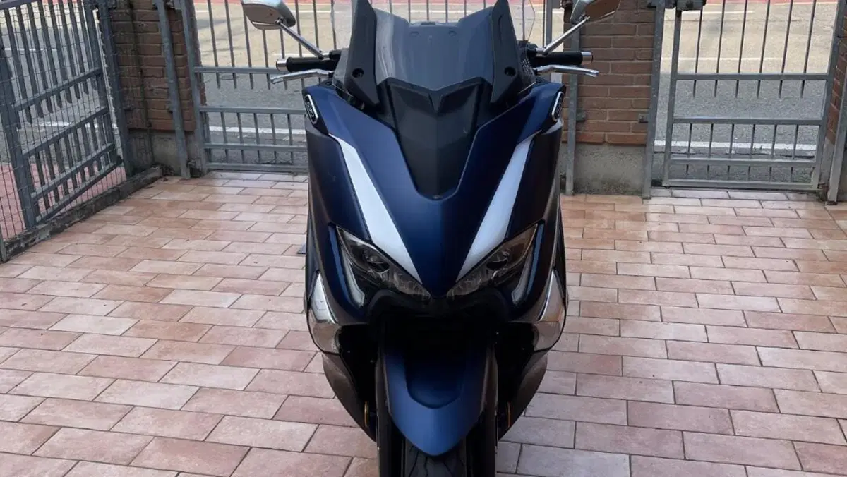Yamaha T-Max 530 DX (2017 - 19)  (2)