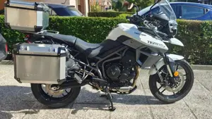 Triumph Tiger 800 XRx (2015 - 17)  (2)