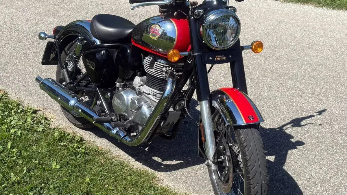 Royal Enfield Classic 350 (2021 - 26)  (2)