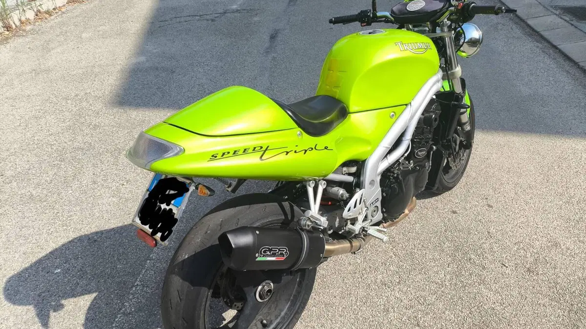 Triumph Speed Triple 955 (1998 - 01)  (3)