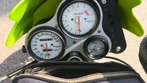 Triumph Speed Triple 955 (1998 - 01)  (7)