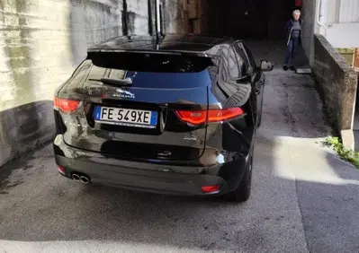 Jaguar F-Pace 2.0 D 180 CV aut. R-Sport (6)
