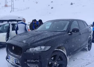 Jaguar F-Pace 2.0 D 180 CV aut. R-Sport usata