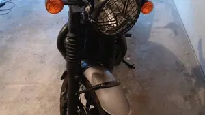 Triumph Bonneville T120 Black (2017 - 20)  (6)