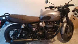 Triumph Bonneville T120 Black (2017 - 20)  (7)