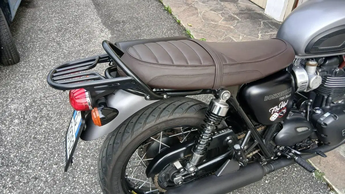 Triumph Bonneville T120 Black (2017 - 20)  (14)