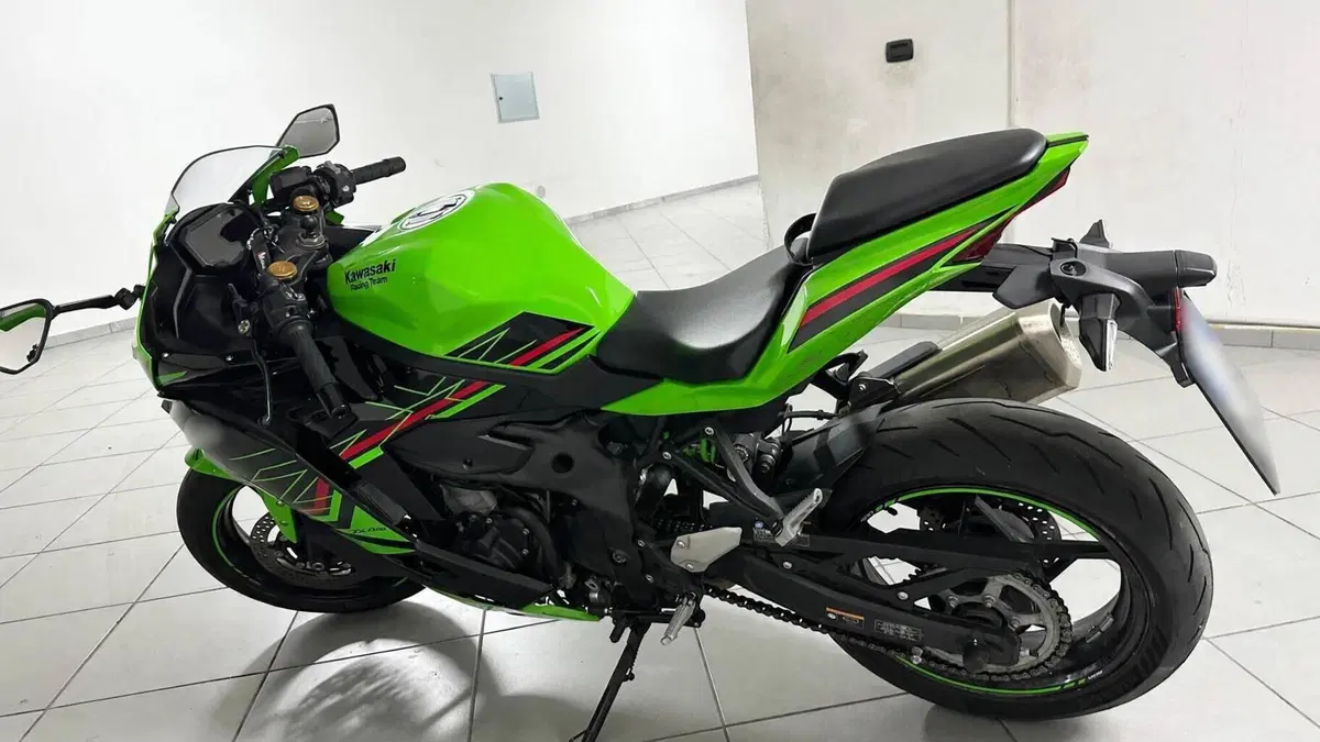 Kawasaki Ninja ZX-4RR (2024 - 27)  (2)