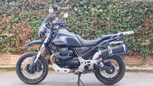 Moto Guzzi V85 TT Travel (2021 - 23)  (3)