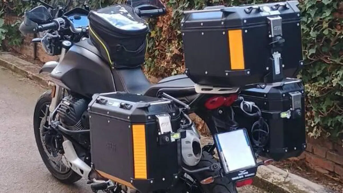 Moto Guzzi V85 TT Travel (2021 - 23)  (7)