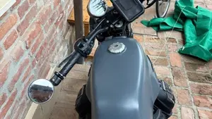 Moto Guzzi V7 III Stone (2017 - 20)  (2)