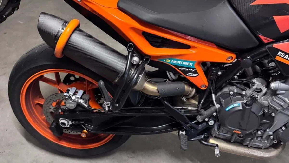 KTM 890 Duke GP (2022 - 23)  (8)