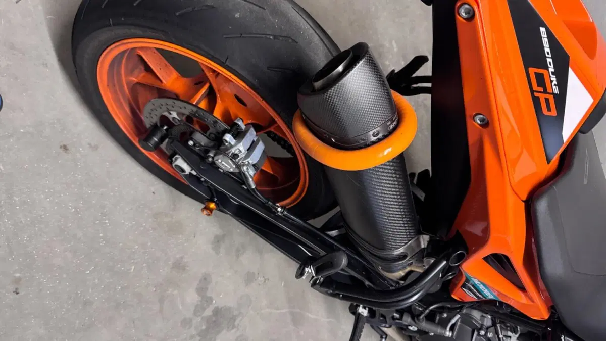 KTM 890 Duke GP (2022 - 23)  (12)