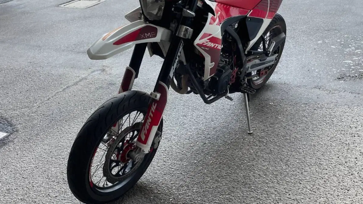 Fantic Motor XMF 125 Motard Performance 4T (2023 - 24)  (2)