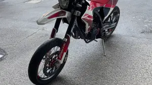 Fantic Motor XMF 125 Motard Performance 4T (2023 - 24)  (2)