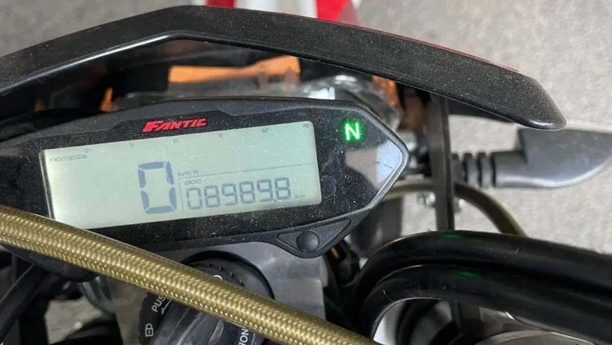 Fantic Motor XMF 125 Motard Performance 4T (2023 - 24)  (3)