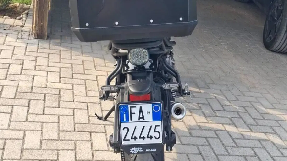 Yamaha XSR 700 (2022 - 26)  (2)