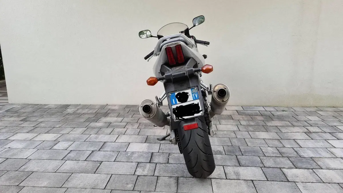 Suzuki   (4)