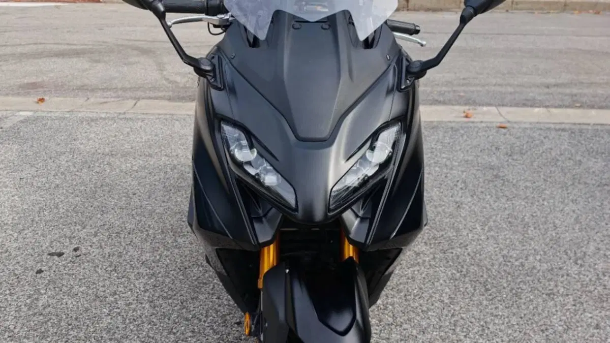 Yamaha T-Max 560 Tech Max (2022 - 24)  (2)