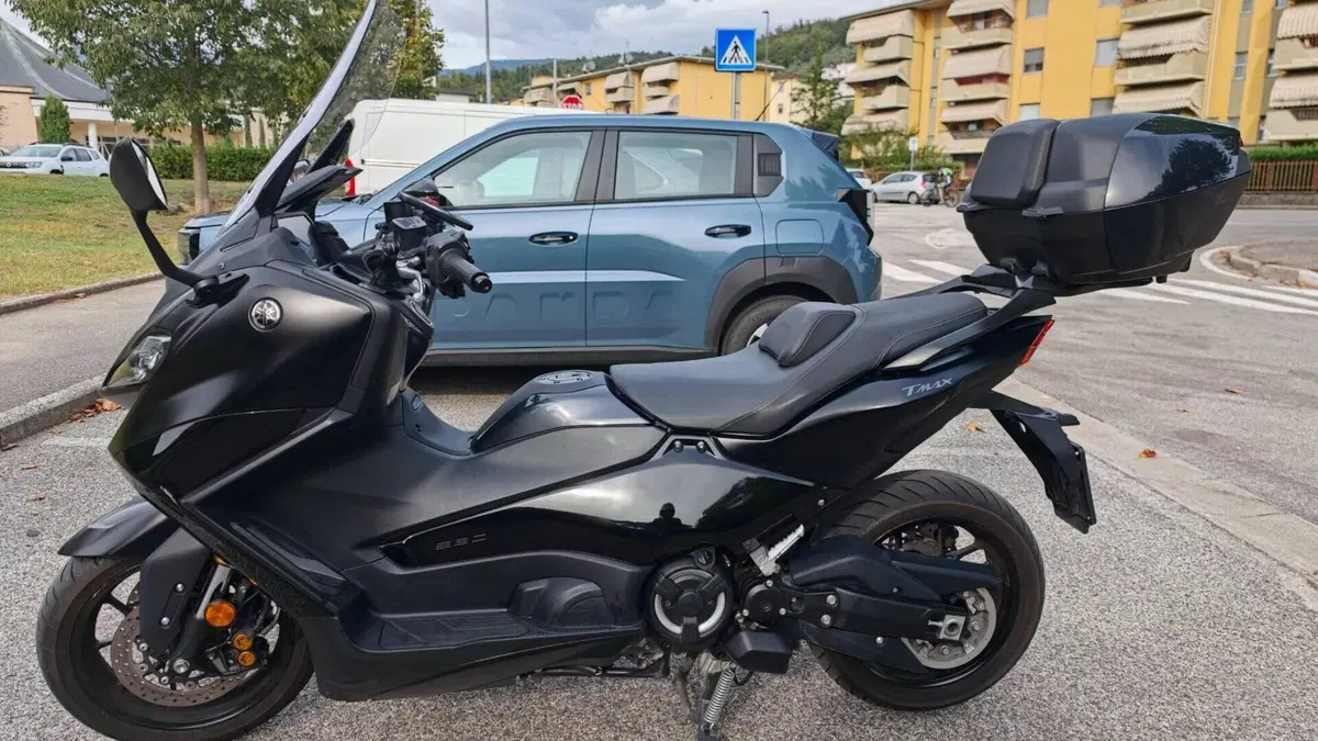 Yamaha T-Max 560 Tech Max (2022 - 24)  (3)