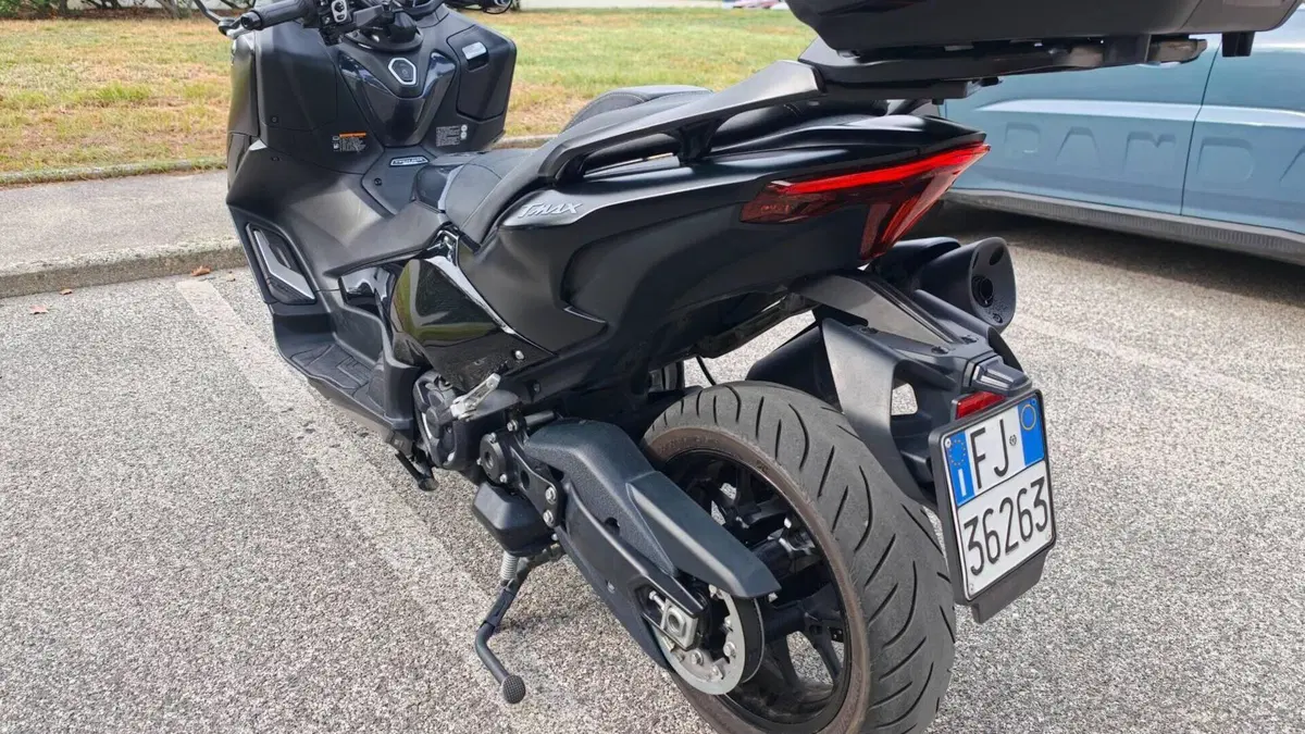 Yamaha T-Max 560 Tech Max (2022 - 24)  (4)