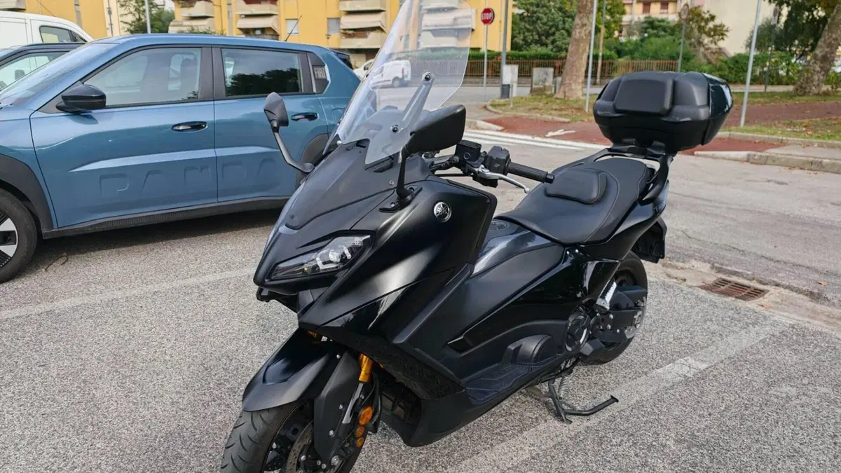 Yamaha T-Max 560 Tech Max (2022 - 24)  (9)